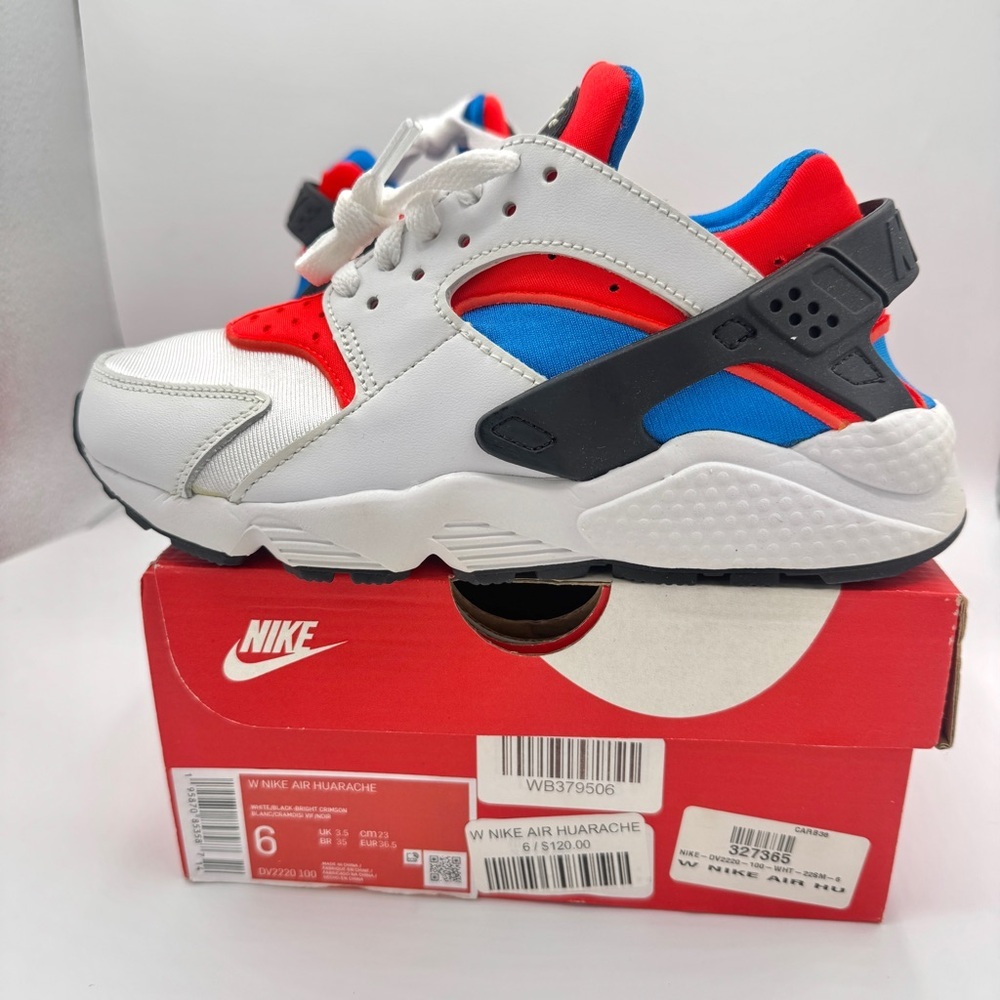 NWT Nike Hurache Women’s Sneakers in White Bright Crimson / Photo Blue / Black - Picture 13 of 14